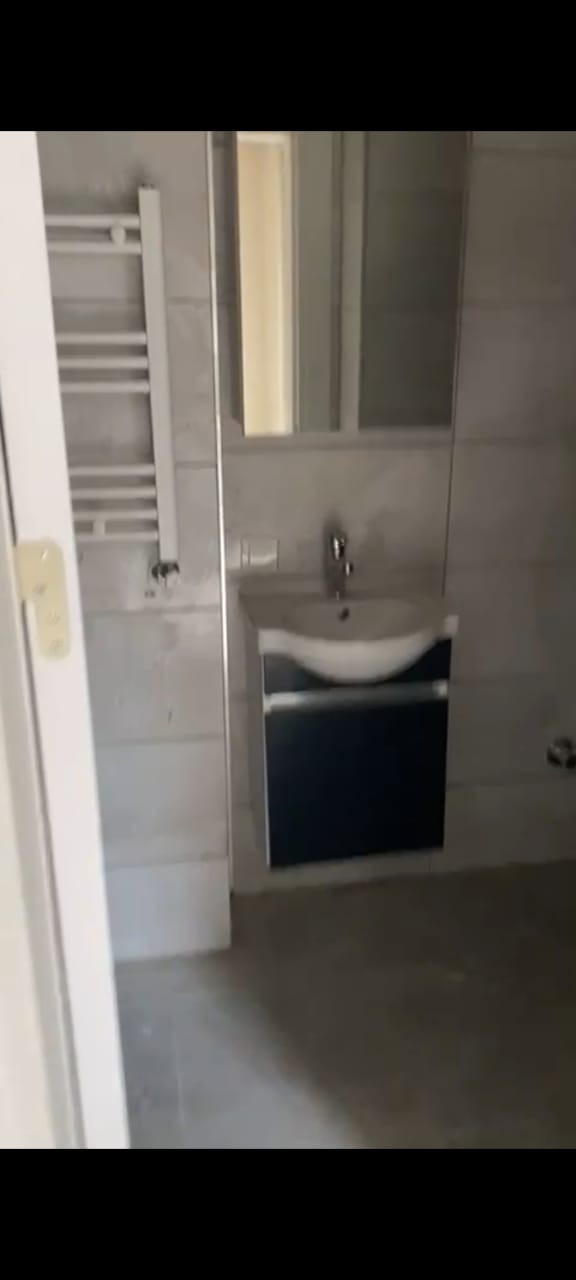 3 rooms and a hall