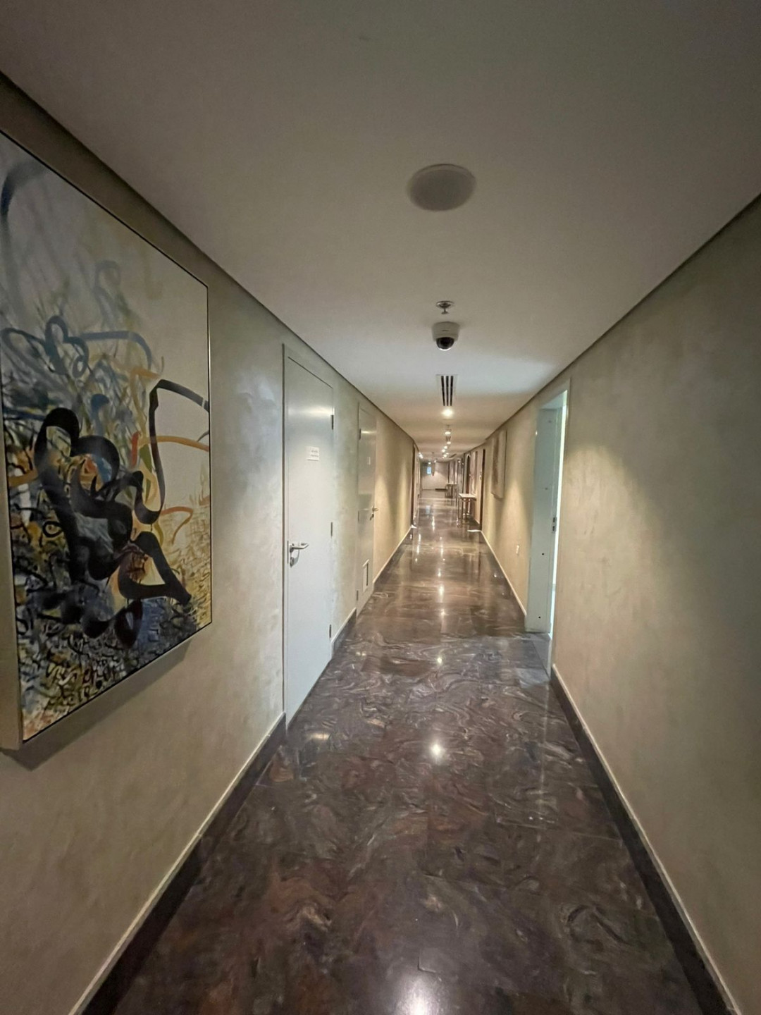 Beautiful one-bedroom apartment for annual rent with modern furnishings