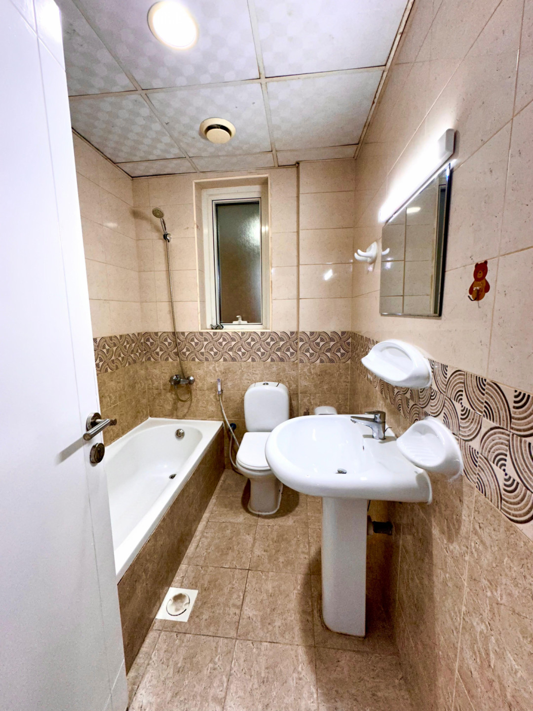 Al Qasba One Room and Lounge