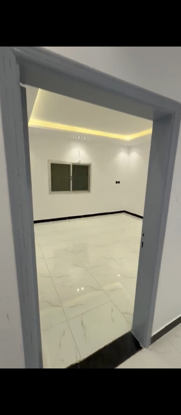 📍 Location: On Maqal Bin Sinan Street, on Ibn Abi Halim Street, and on Rawdat Muhanna Street