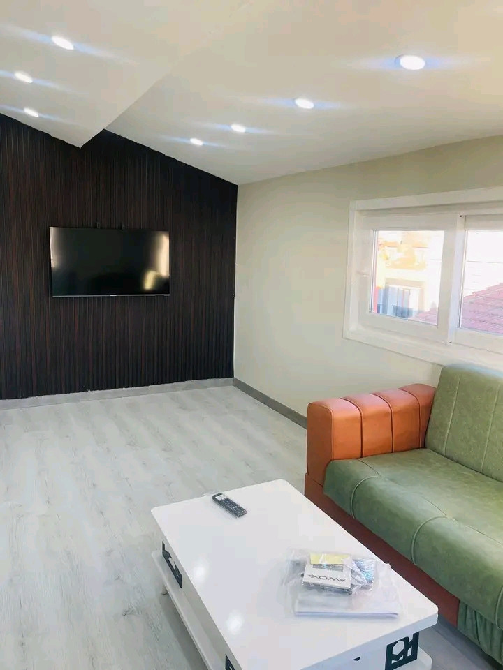 The apartment has 3 furnished rooms and has been renovated inside.