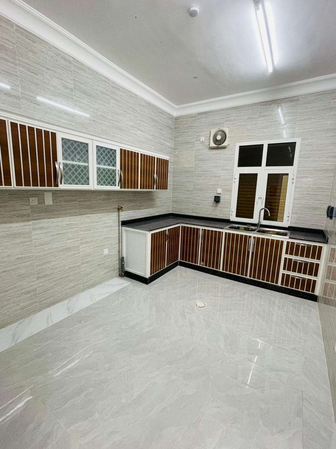 alsyly-almaarad01788960925.jpg