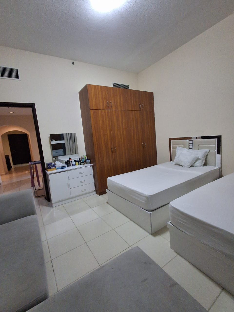 First tenant with a sea view, girls' apartment