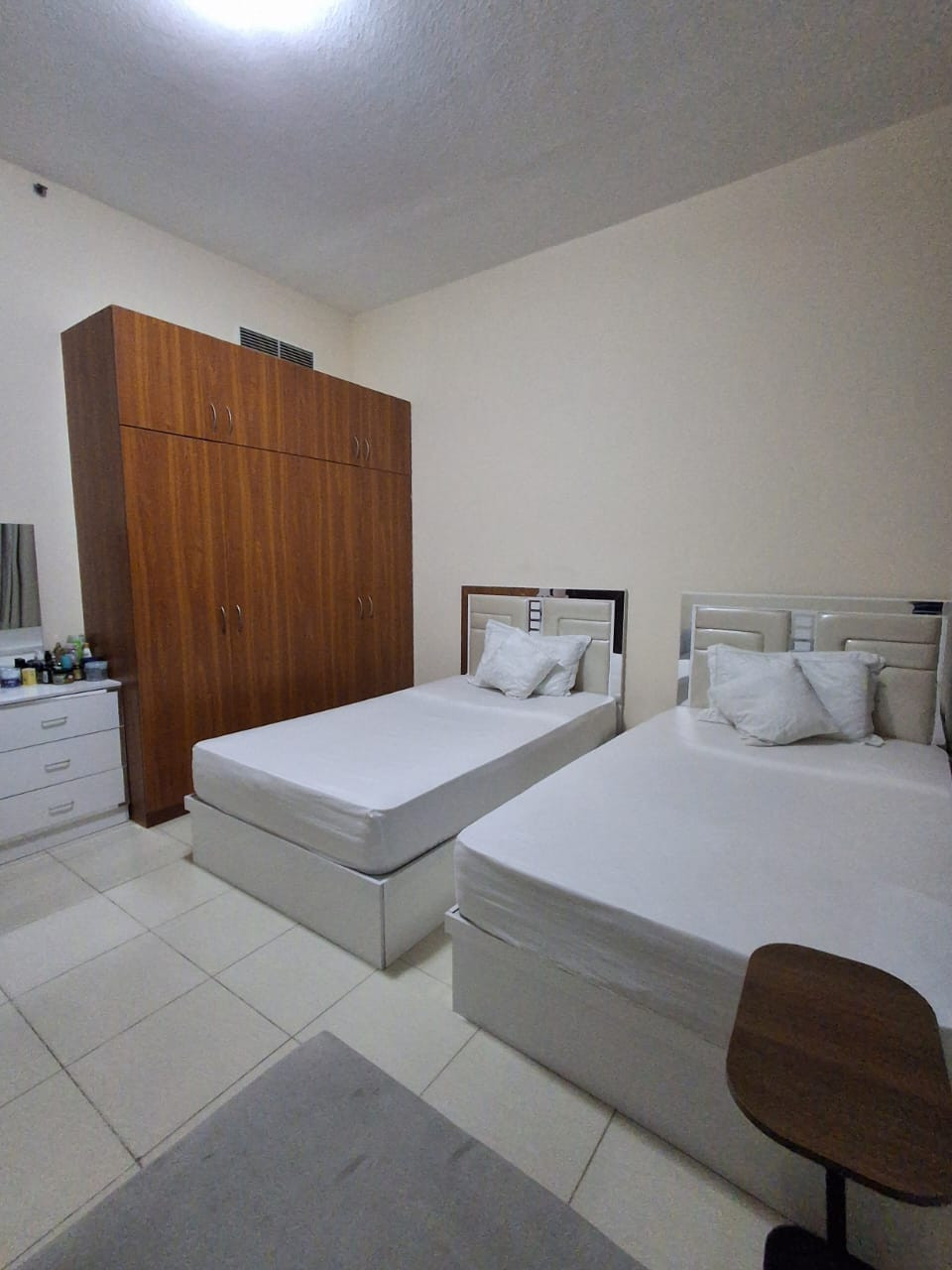 First tenant with a sea view, girls' apartment