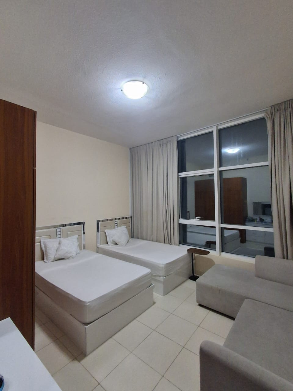 First tenant with a sea view, girls' apartment