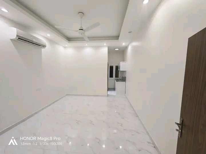 Al Mawaleh South Studio