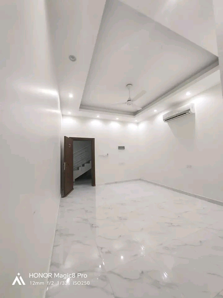 Al Mawaleh South Studio