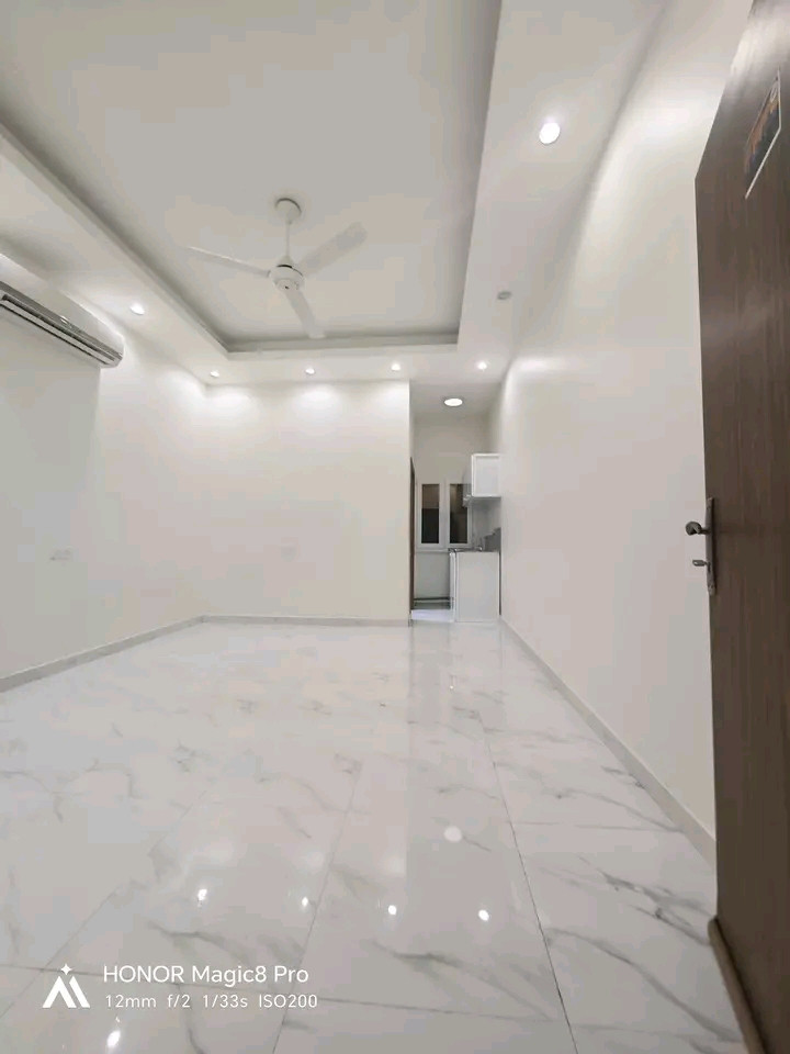 Al Mawaleh South Studio