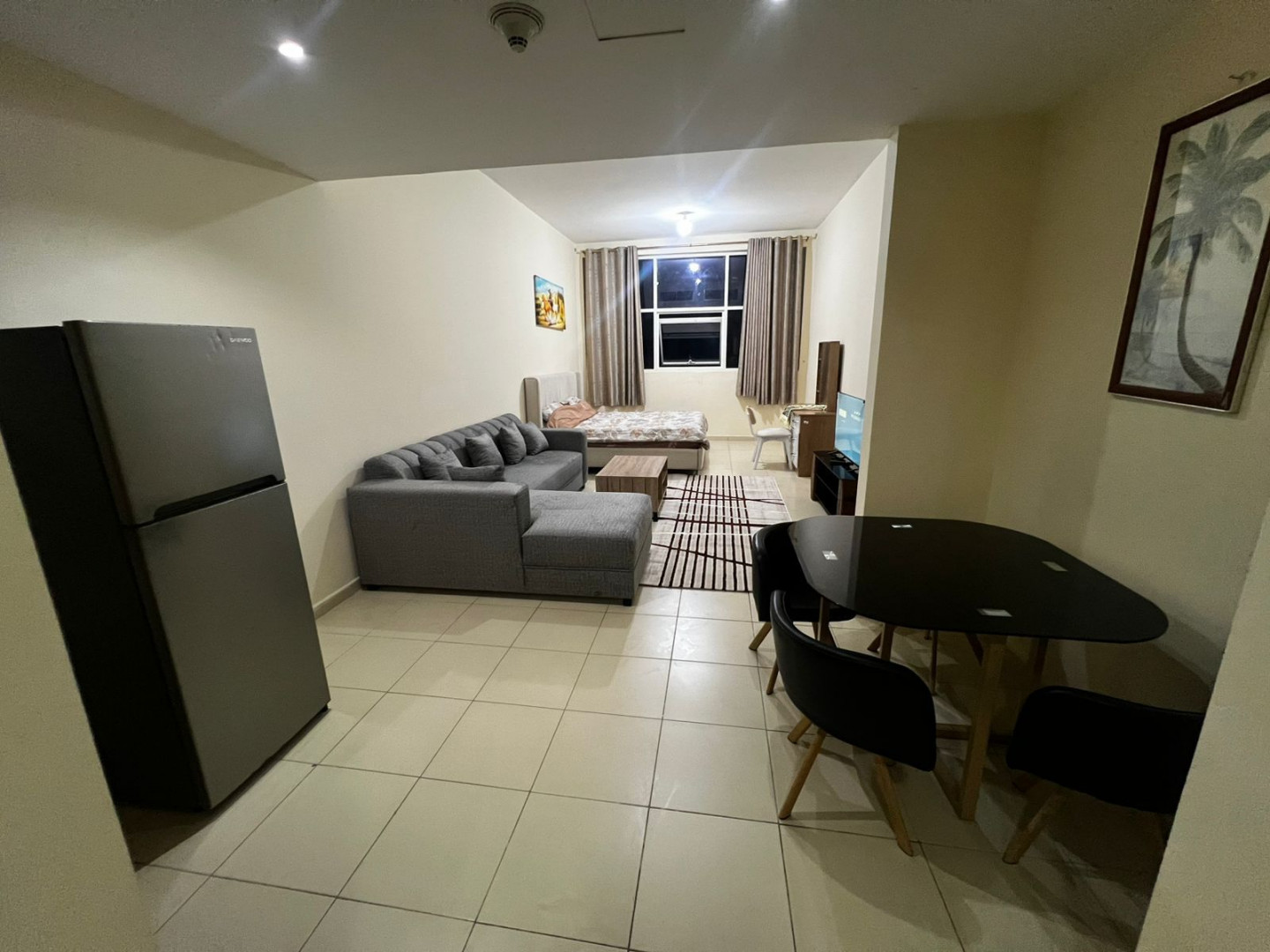 First occupancy furnished studio