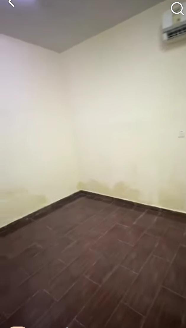 Unfurnished studio apartment in Al-Zayt Al-Shamali