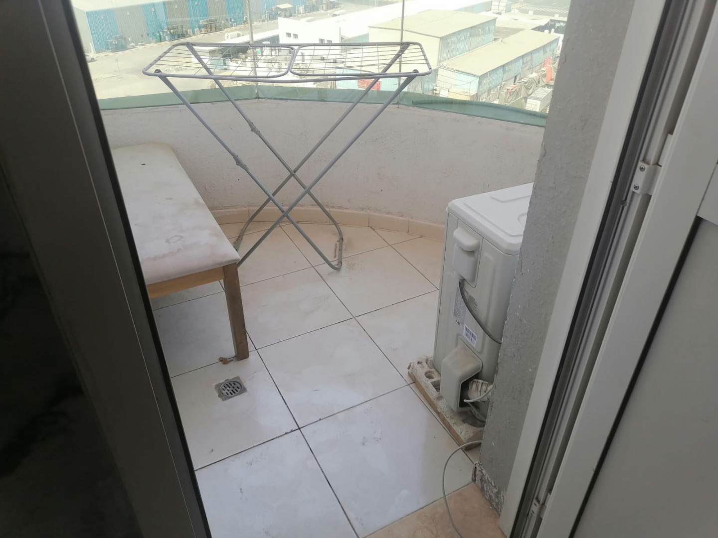Large studio apartment on Mina Street