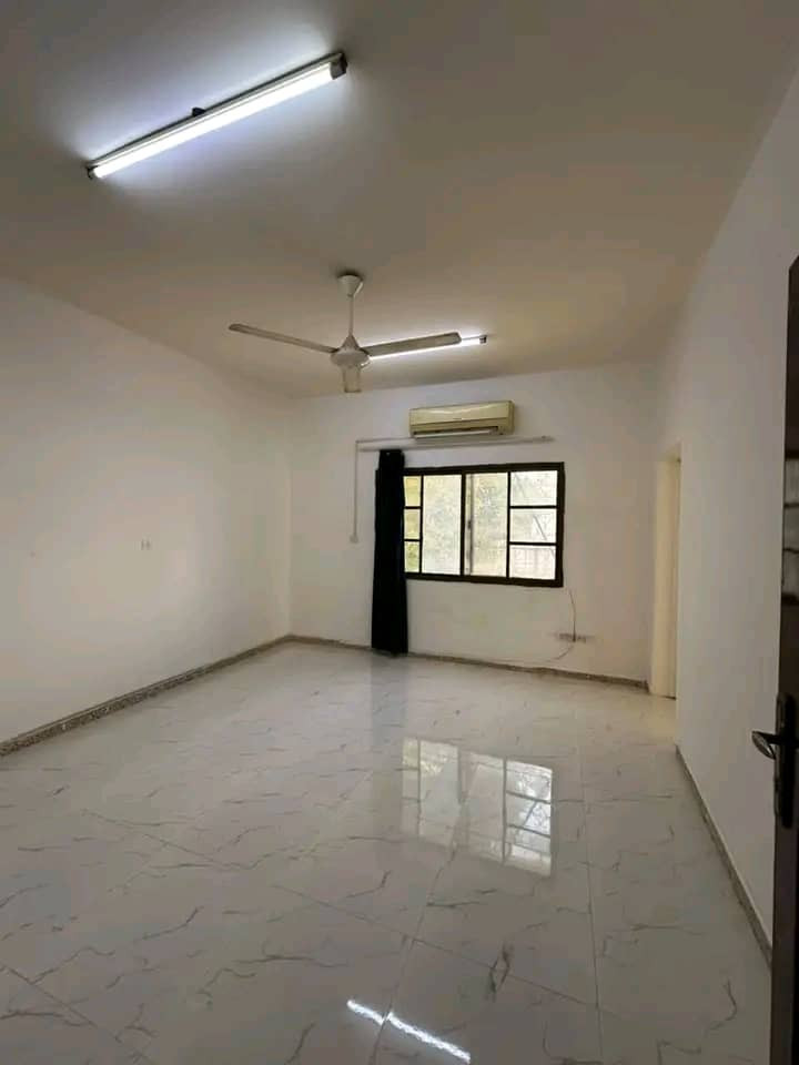 Empty studio, Al Khuwair, College Street