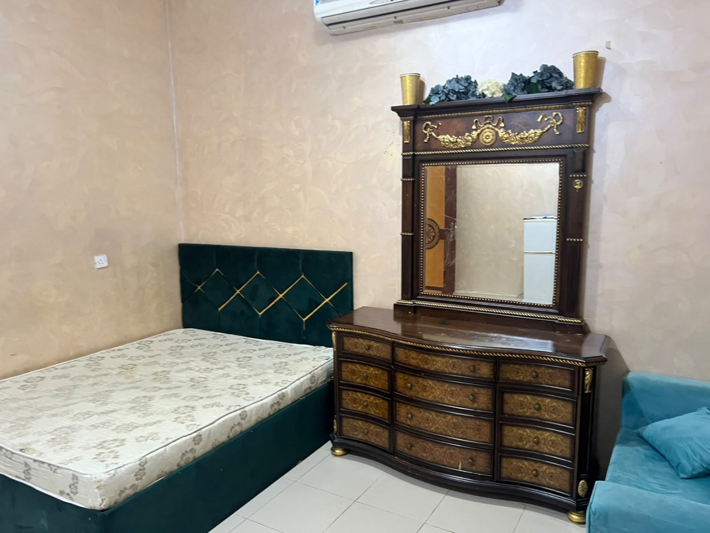 Luxury studio in Al Rawda