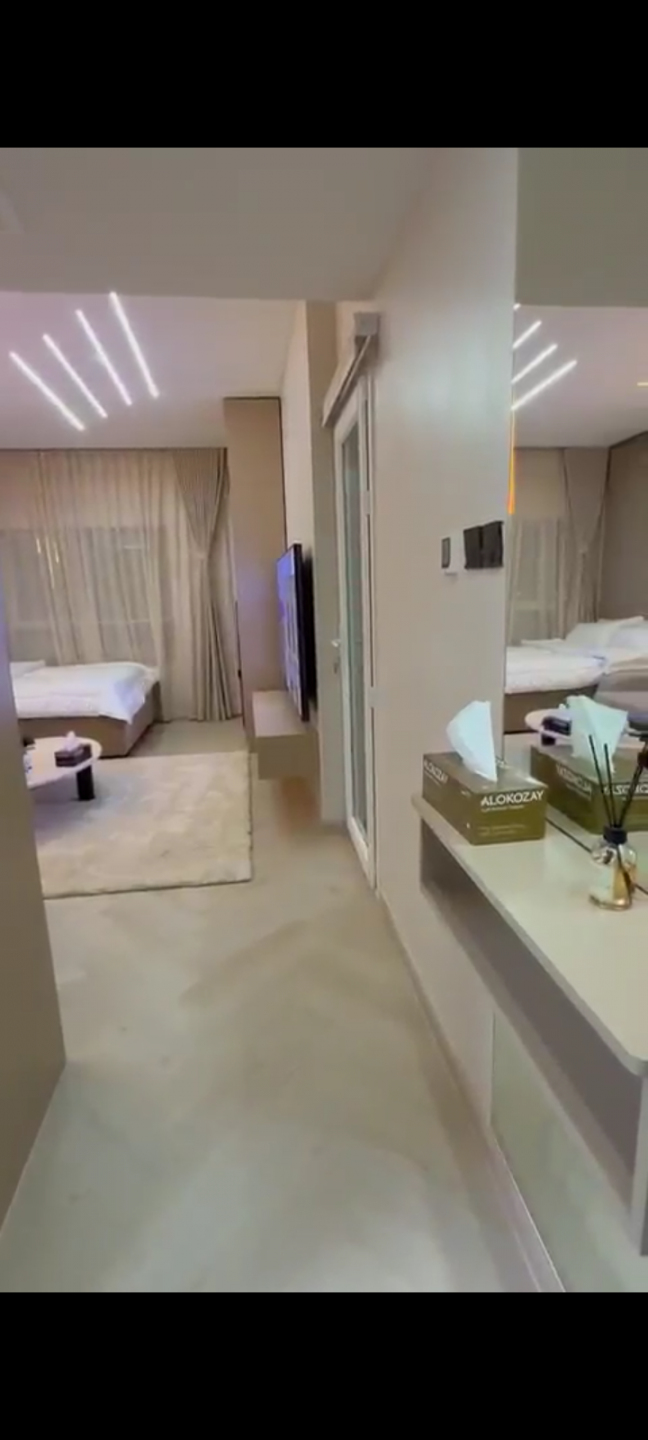 Luxury hotel-furnished studio