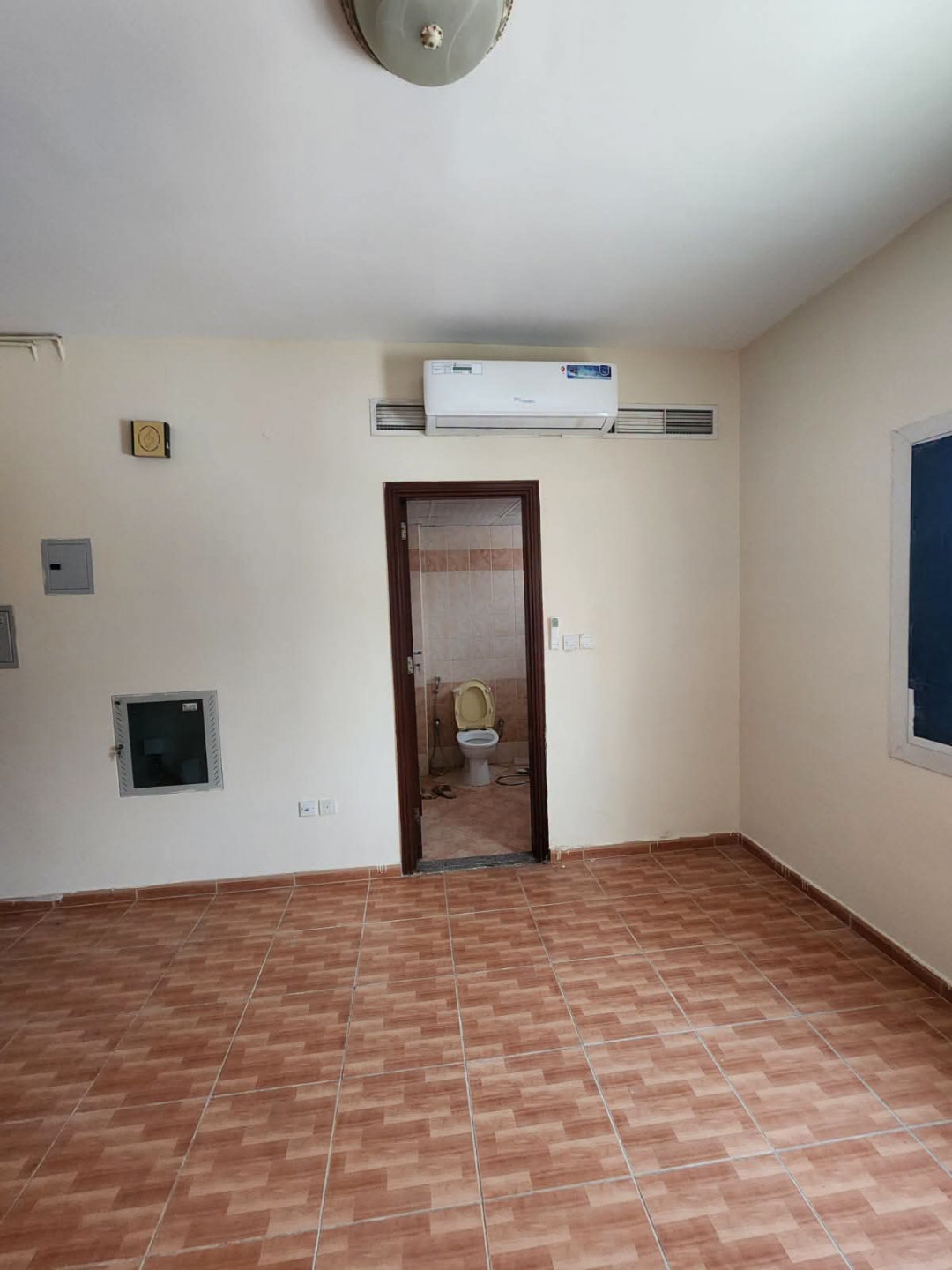 Studio in Muwailih Commercial