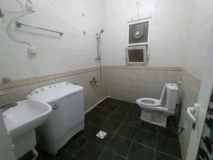 Studio apartment with one room and bathroom in Al-Azaiba