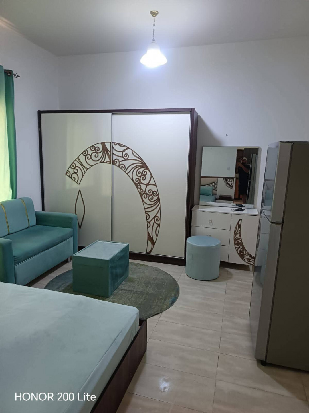 Fully furnished studio apartment with kitchen