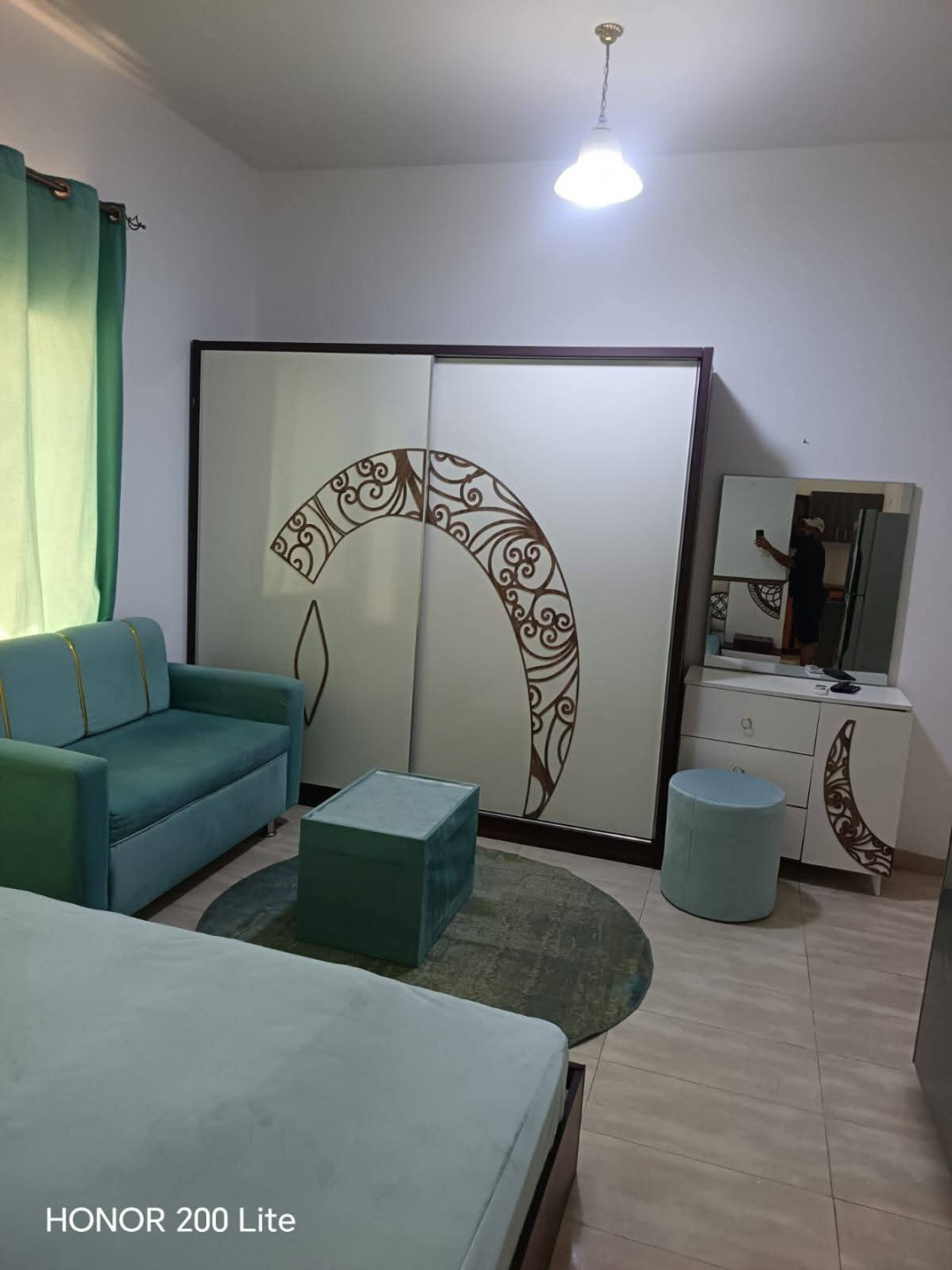 Fully furnished studio apartment with kitchen