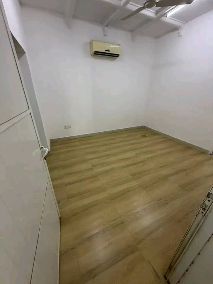 Studio apartment with a standard kitchen