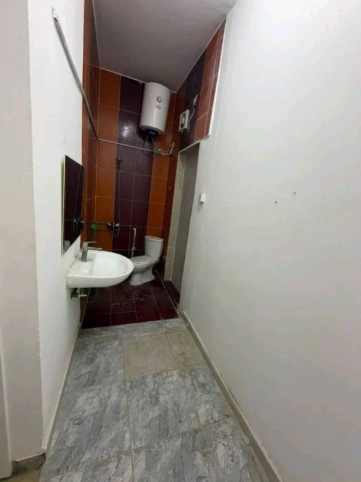 Studio apartment with a standard kitchen
