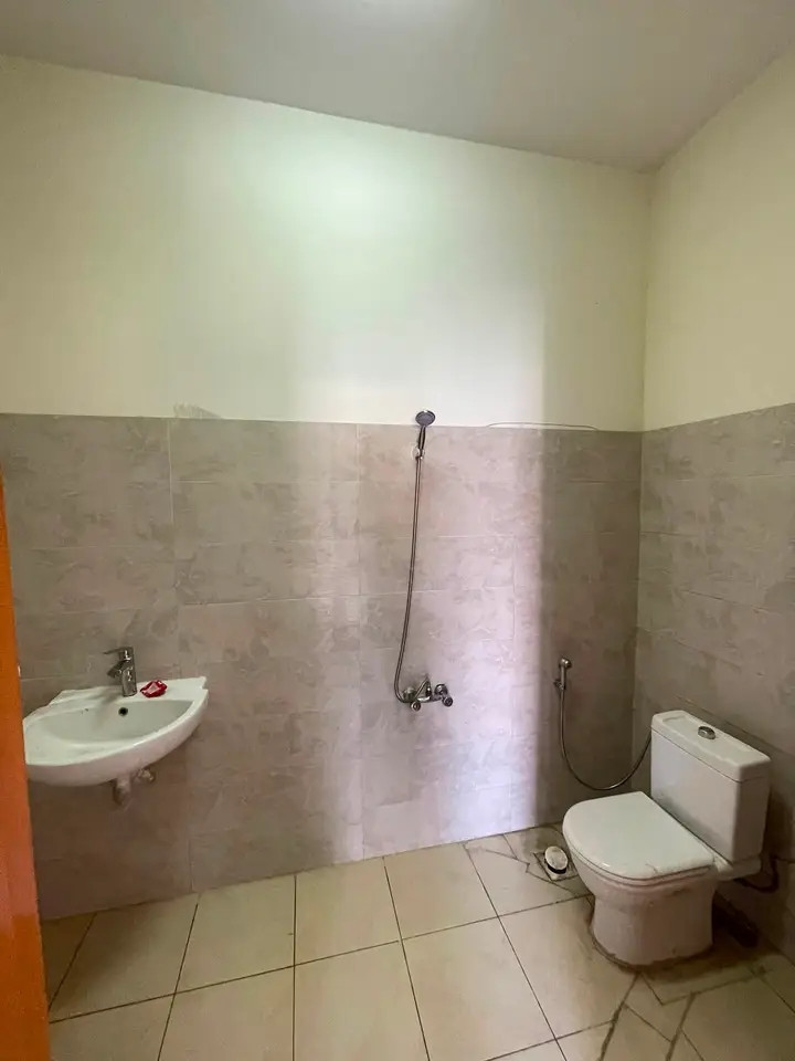 Studio apartment with room, bathroom, and kitchen in Al-Azaiba