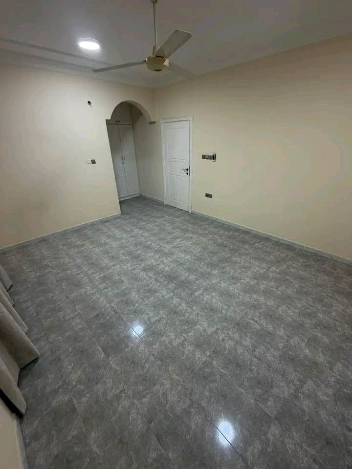 Unfurnished studio in Al Hail Al Shamali