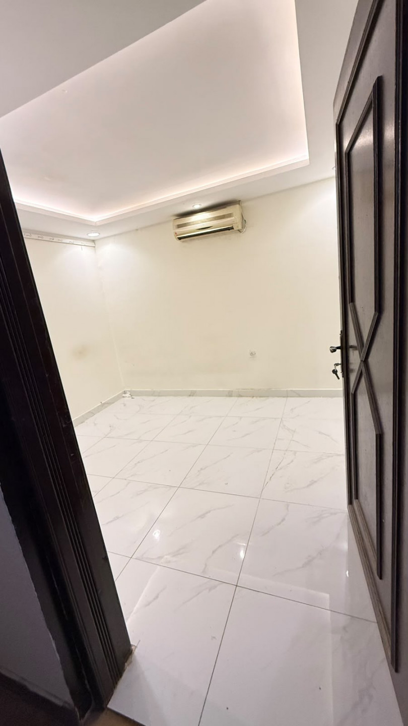 Unfurnished studio in Al-Ulya district