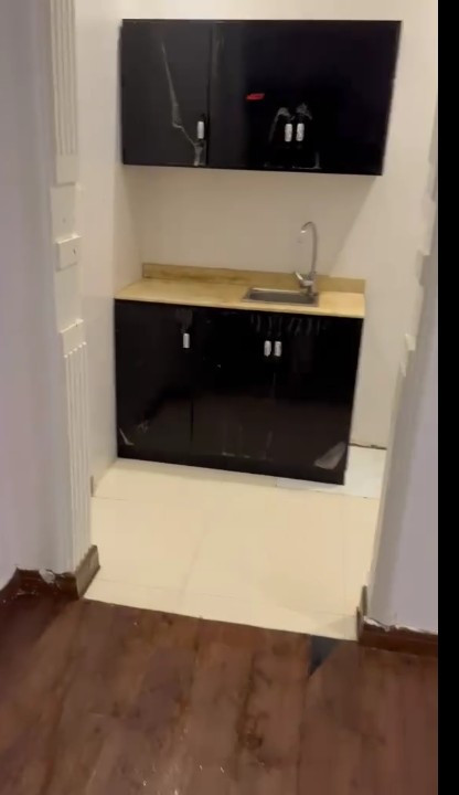 Unfurnished studio in the Seville district