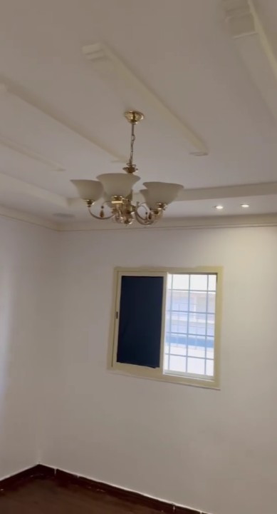 Unfurnished studio in the Seville district
