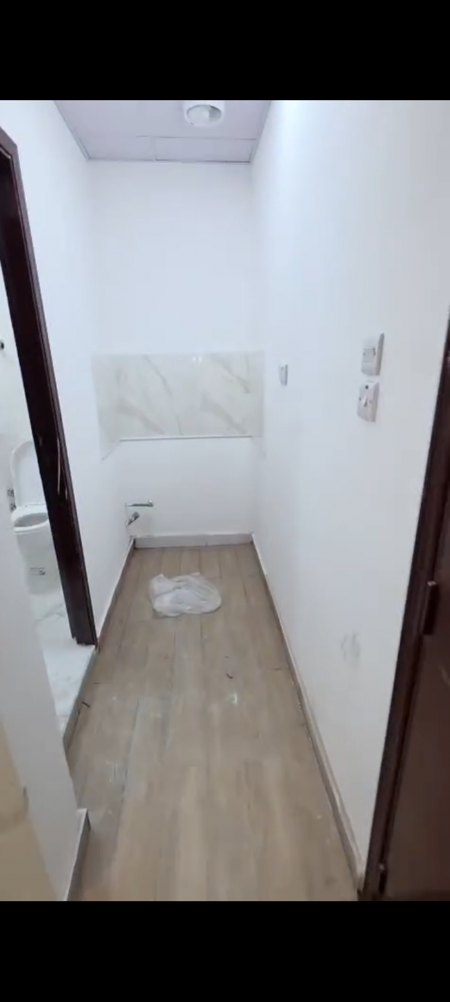 Unfurnished studio in Al Khalidiyah