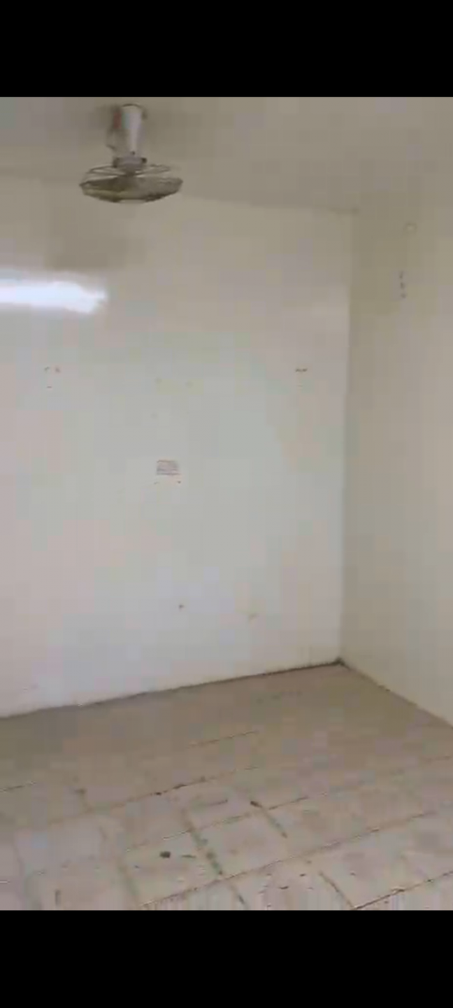 Unfurnished studio in Al-Ma'arid