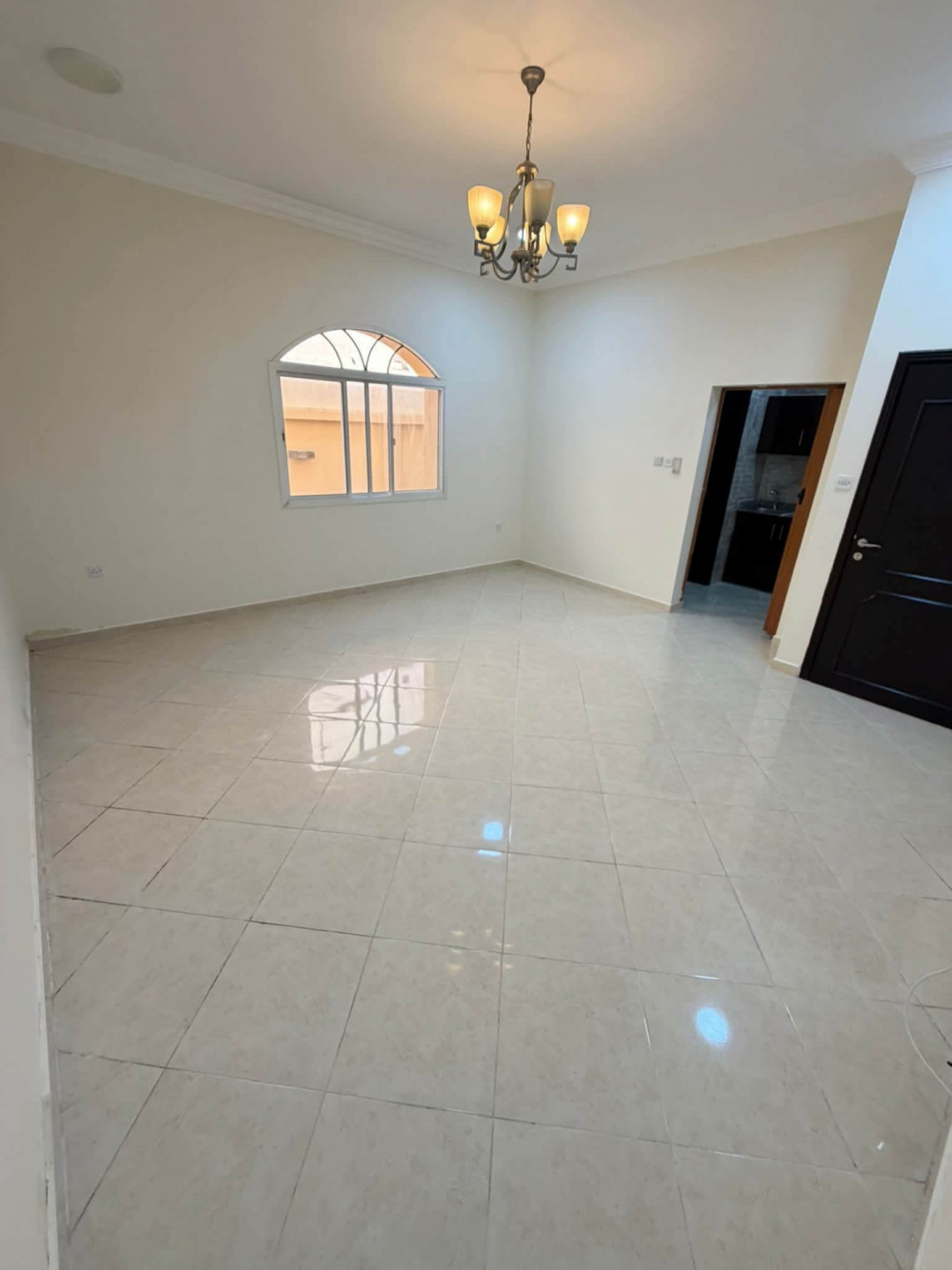 Unfurnished studio in Al Maamoura