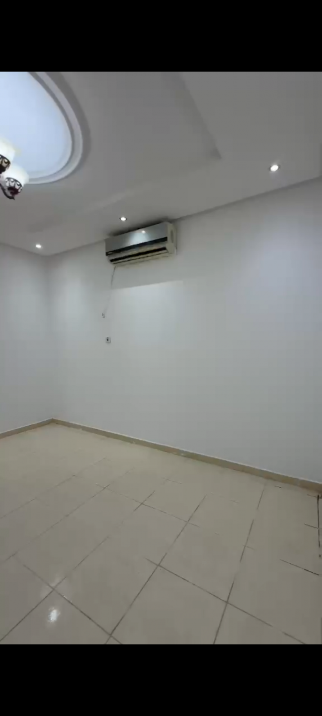 Unfurnished studio in Yarmouk neighborhood