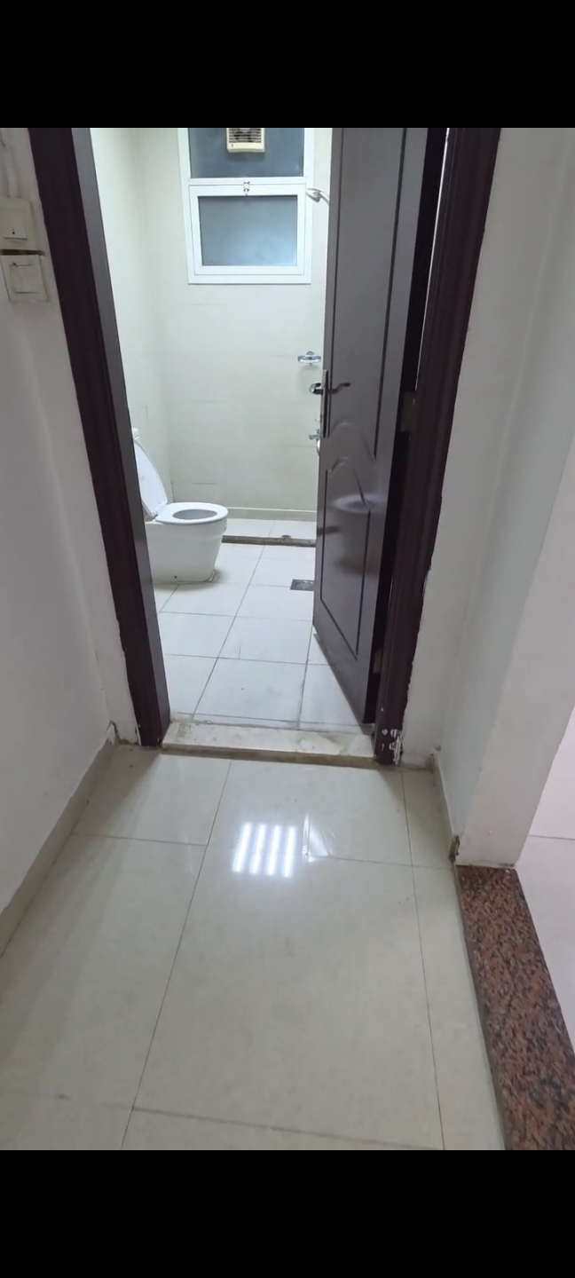 Unfurnished studio