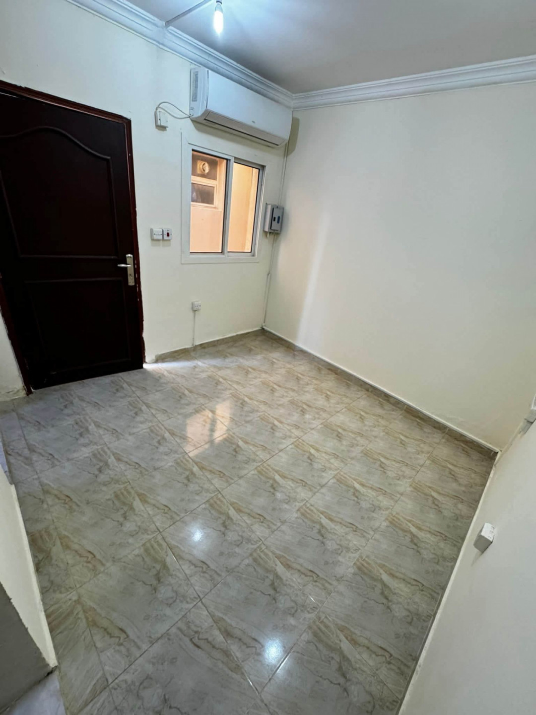 Unfurnished studio
