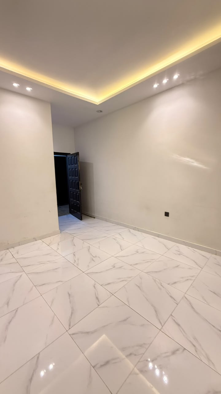 Studio apartment in Al Rawdah neighborhood, one room, bathroom, and kitchen.