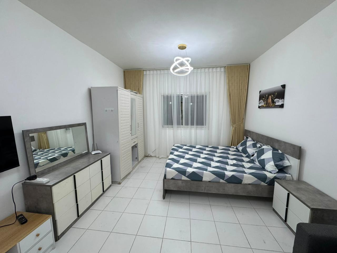 Large studio in Al Taawun