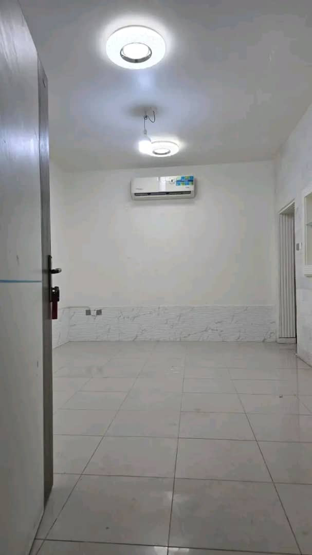 Large studio with private entrance