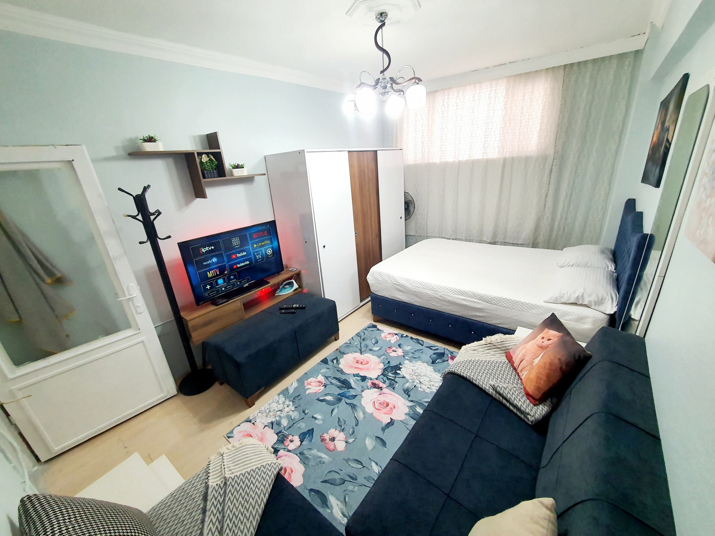 Furnished studio apartment