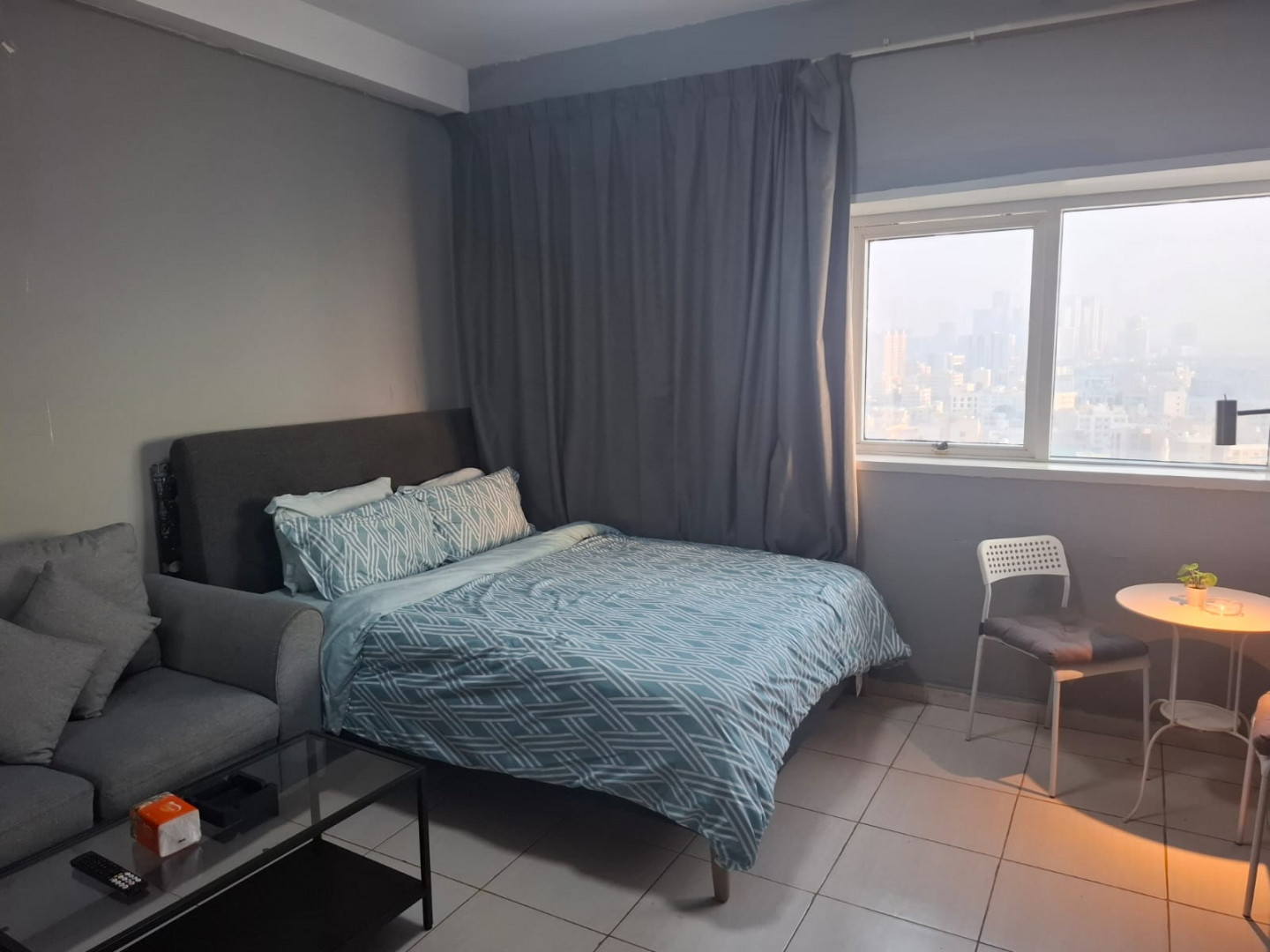 Furnished studio with hotel-style furniture