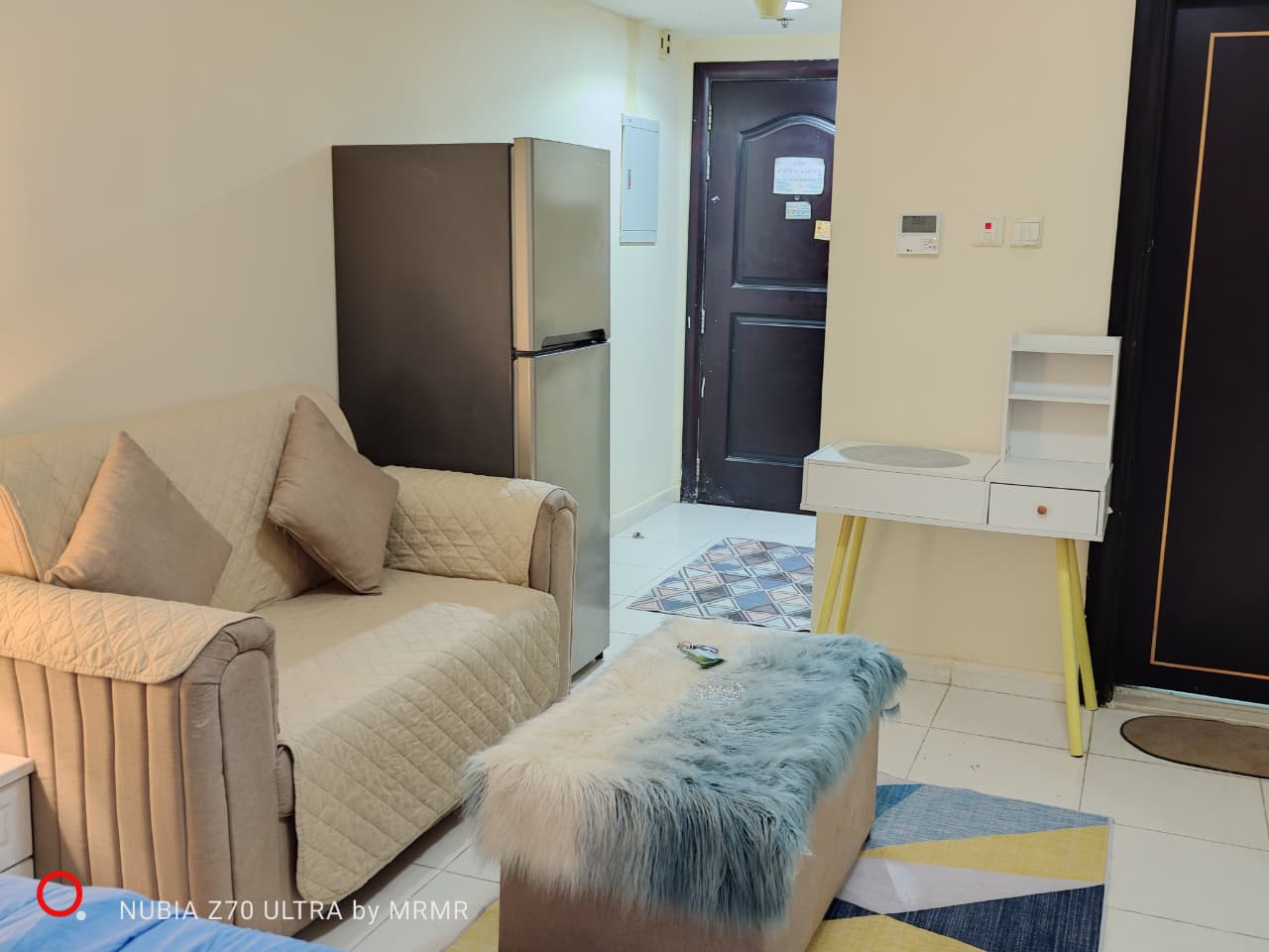 Furnished studio with hotel-style furniture