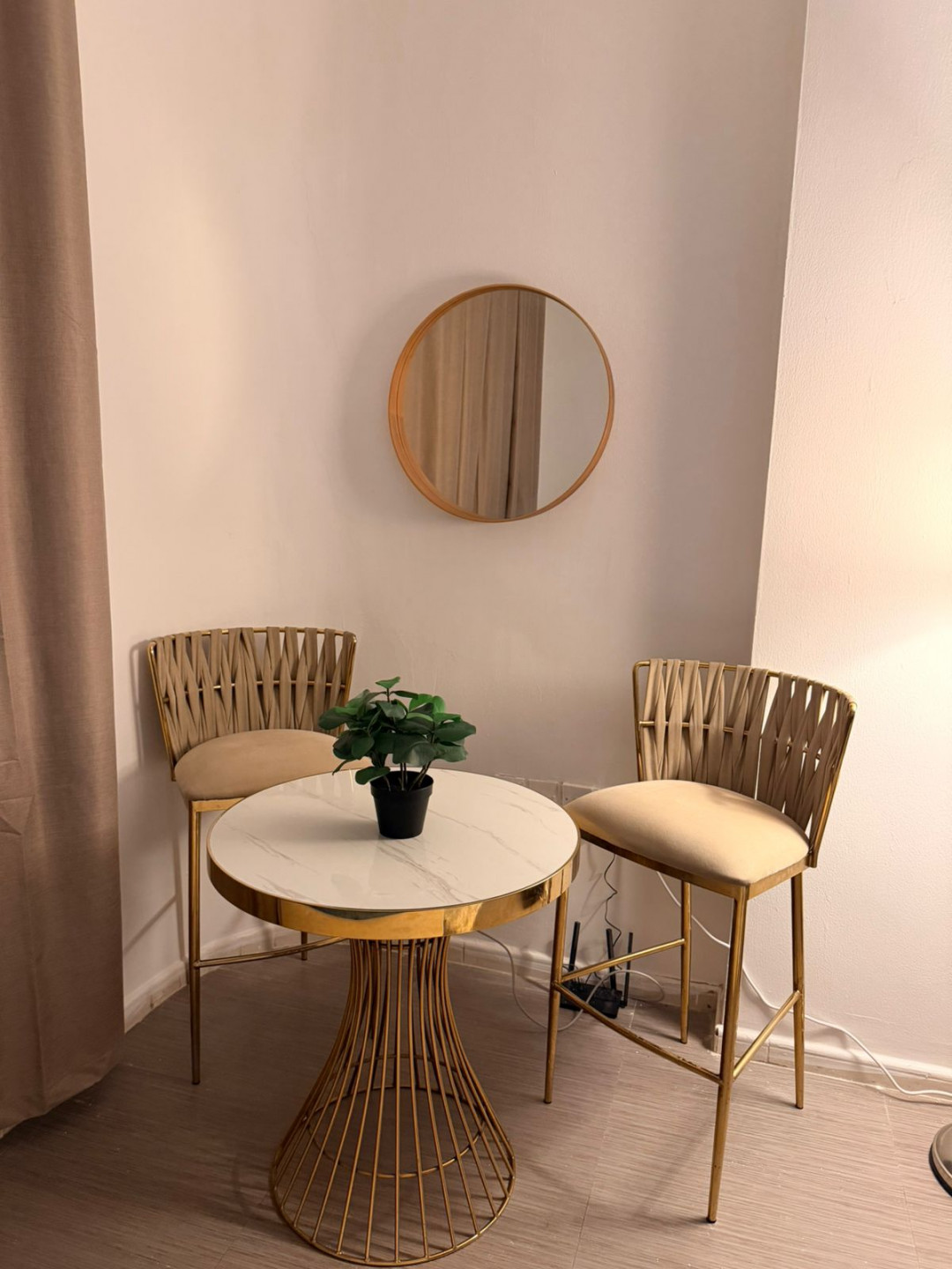 Furnished studio with hotel-style furniture