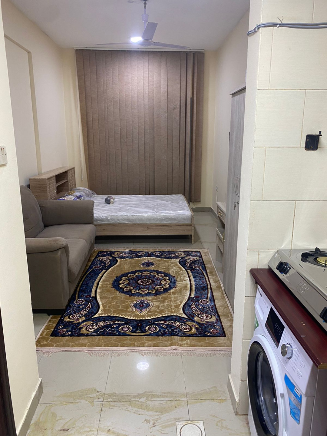Furnished studio apartment, clean furnishings