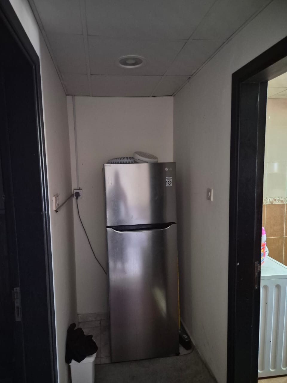Furnished studio apartment, clean furnishings
