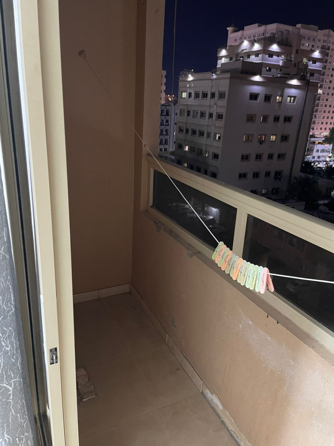 Furnished studio apartment, clean furnishings