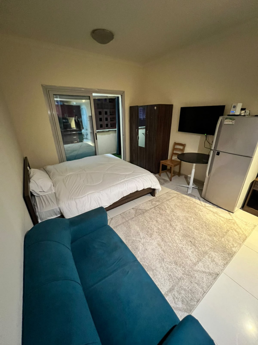 Furnished studio apartment, very clean, spacious