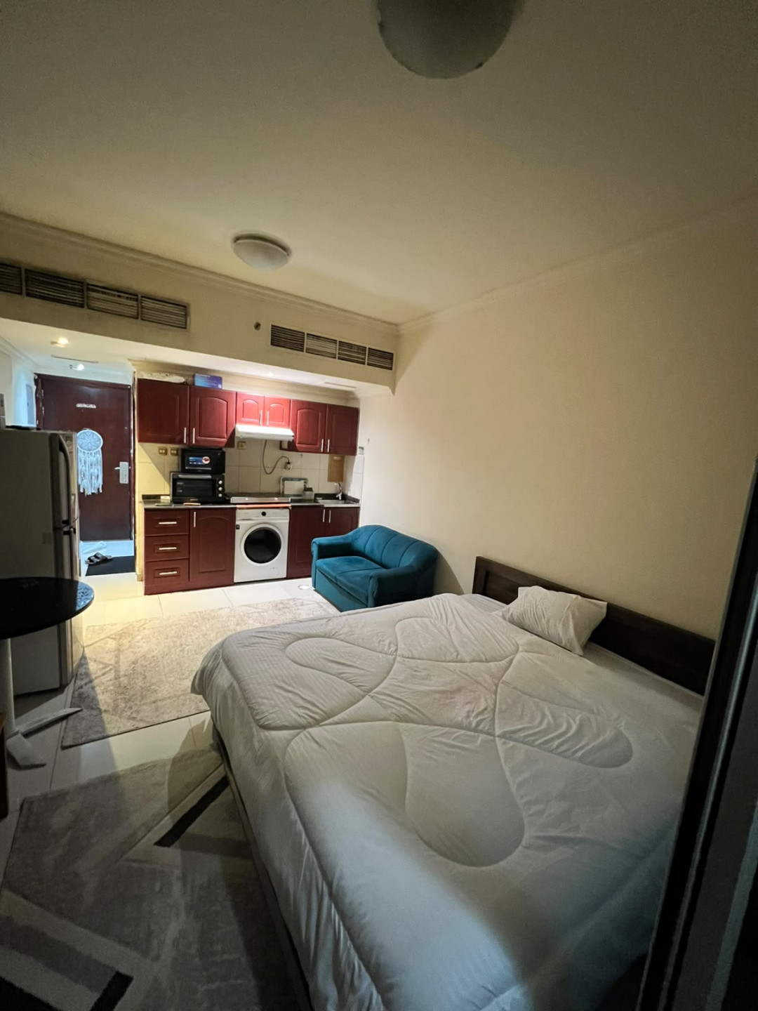 Furnished studio apartment, very clean, spacious