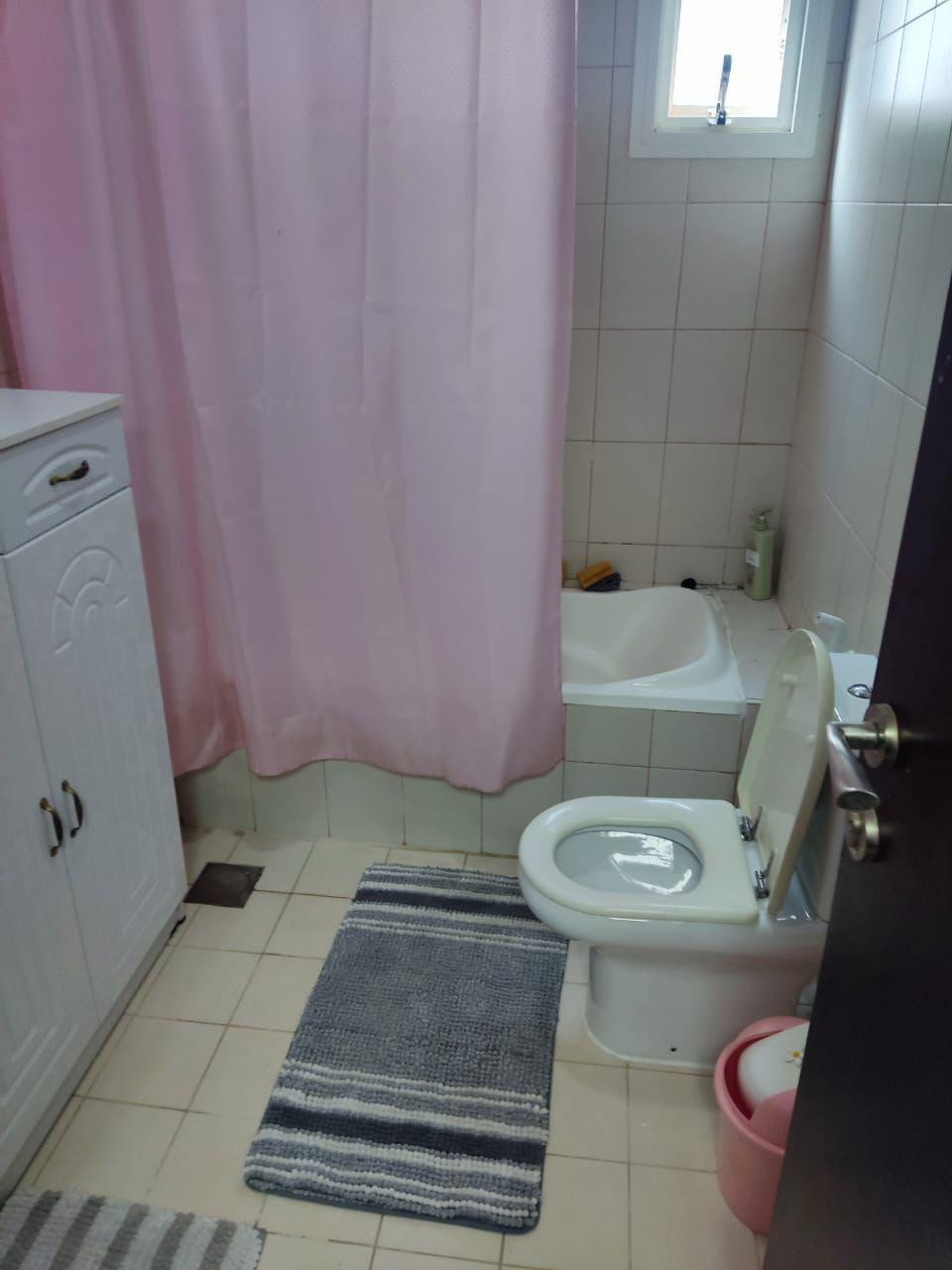 Furnished studio apartment, clean, spacious