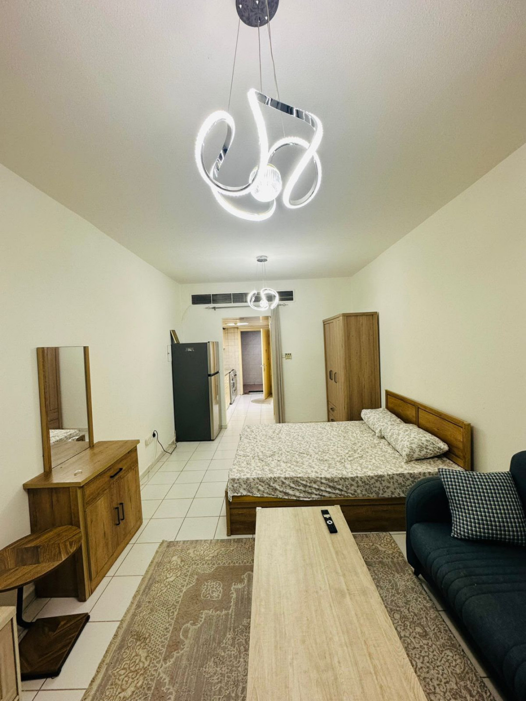 Furnished studio apartment, clean furniture, spacious