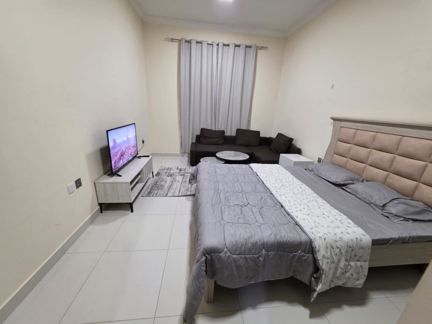 Furnished studio in a prime location